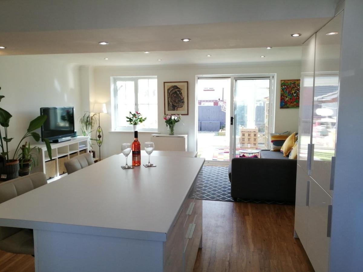 Spacious Townhouse With Sea Views Near Cardiff Barry Eksteriør billede